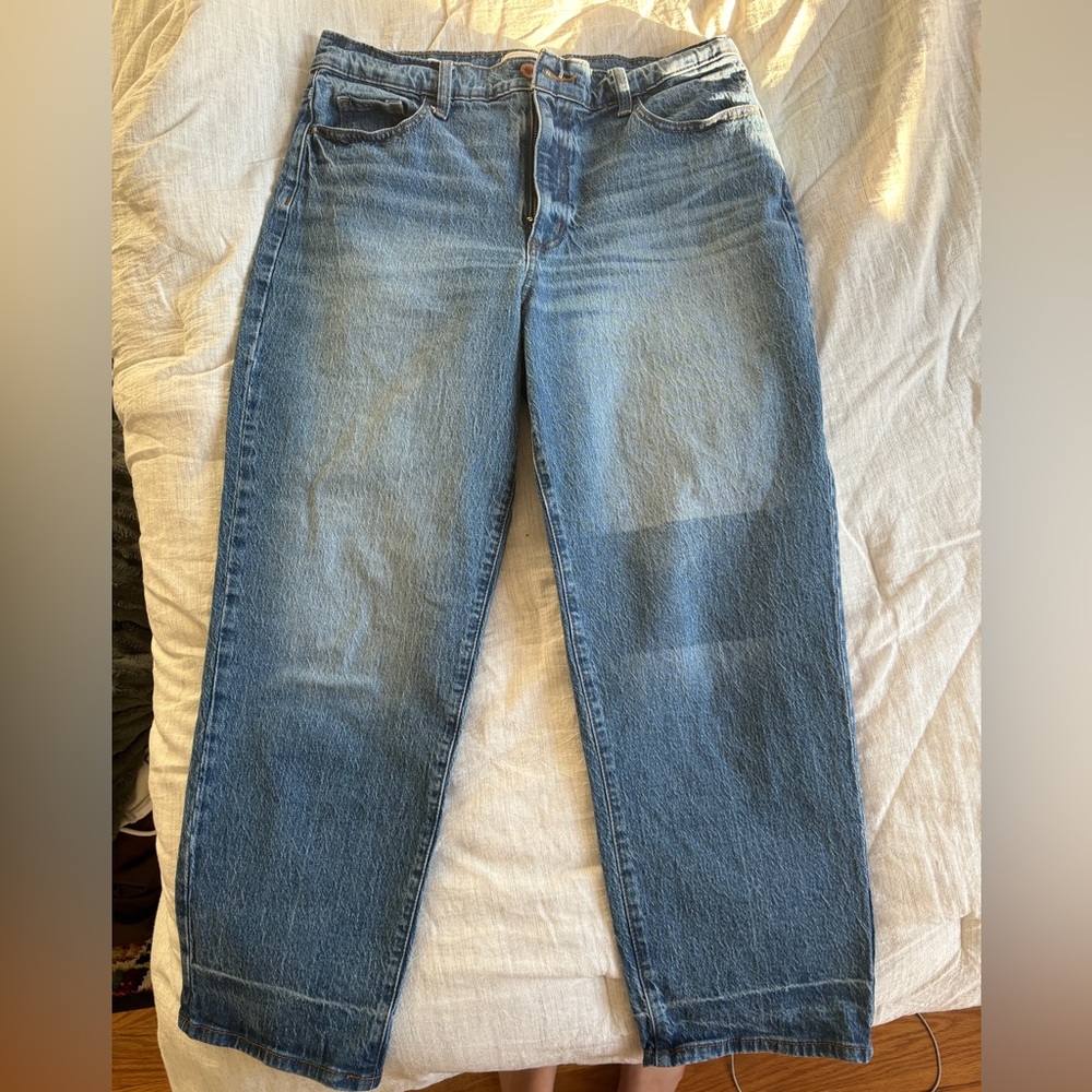 Women’s Straight Leg High Rise Denim Jeans